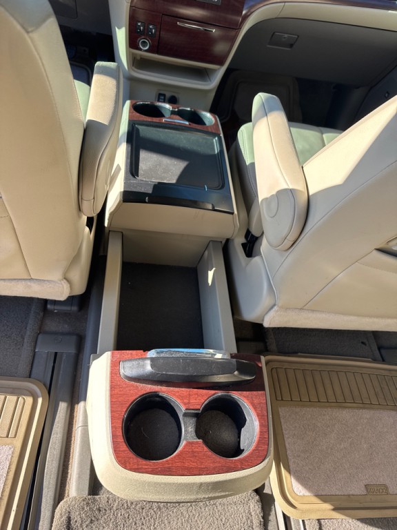 2012 Toyota Sienna Image 18