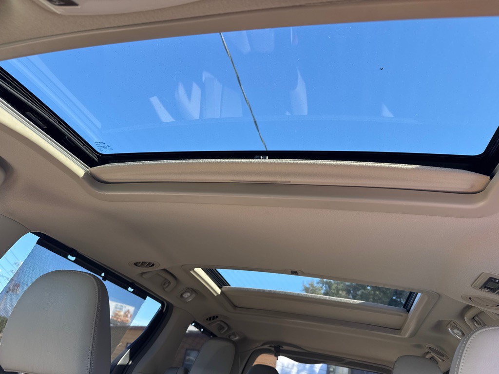 2012 Toyota Sienna Image 32