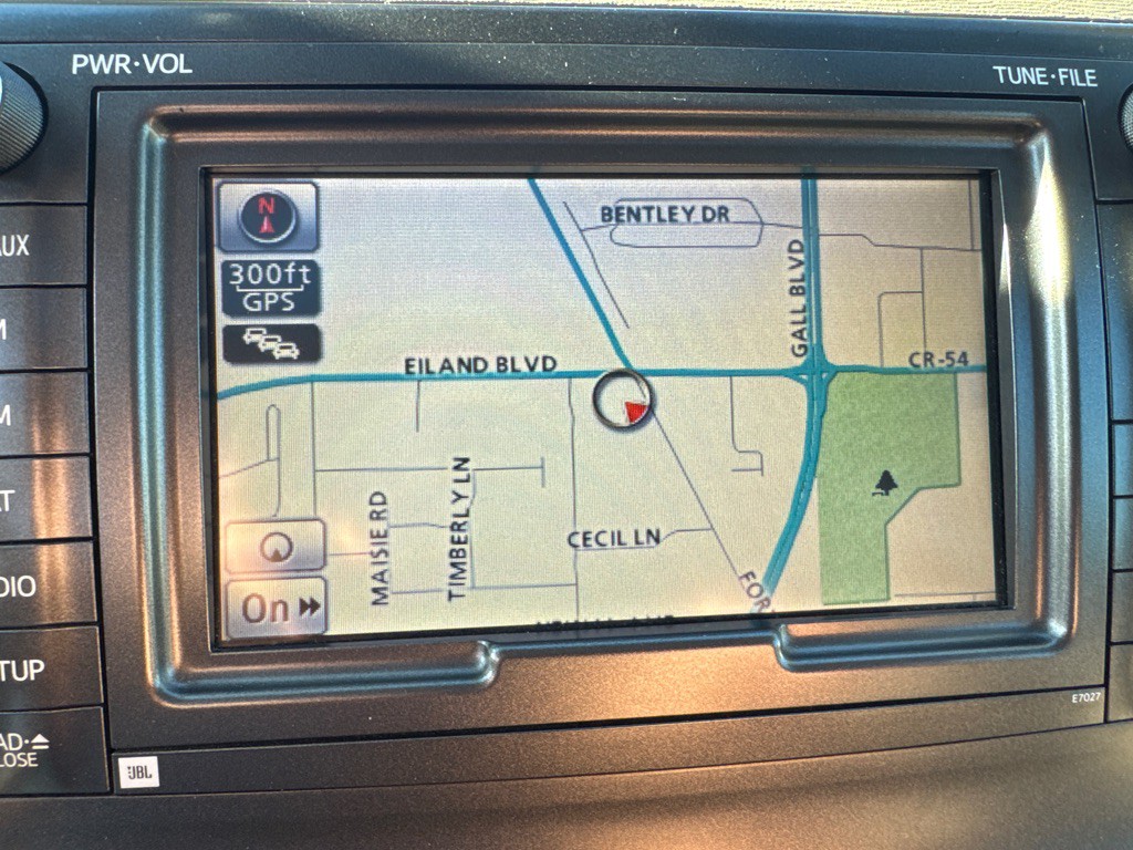 2012 Toyota Sienna Image 33