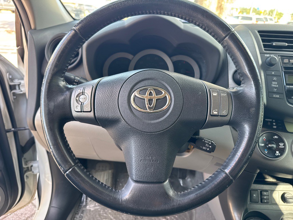 2011 Toyota Rav4 Image 22