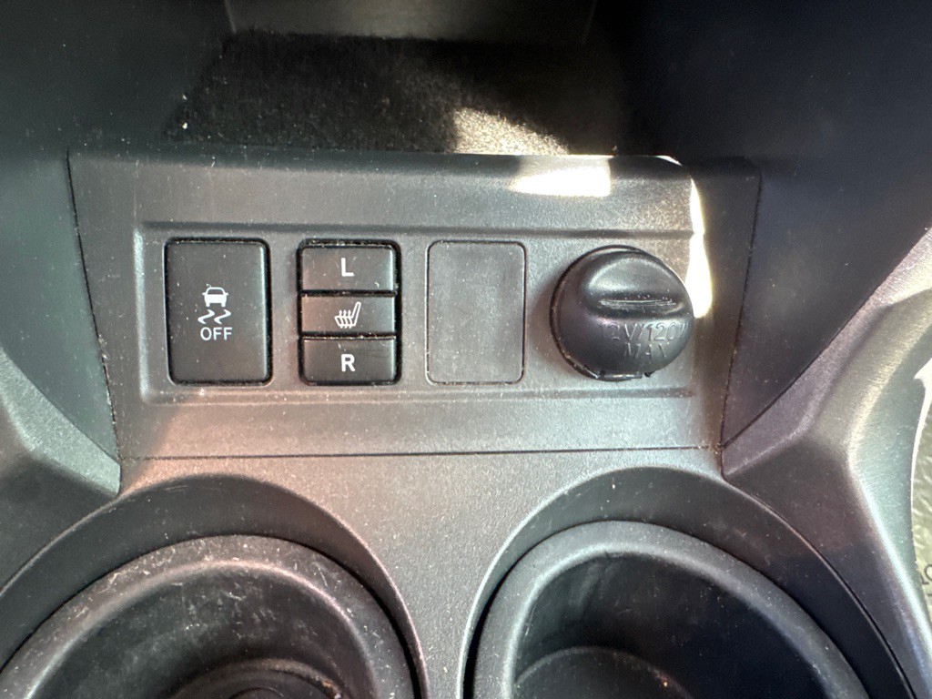 2011 Toyota Rav4 Image 25