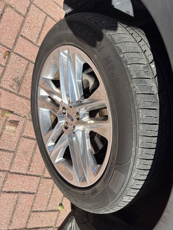 2017 Ford Explorer Image 10