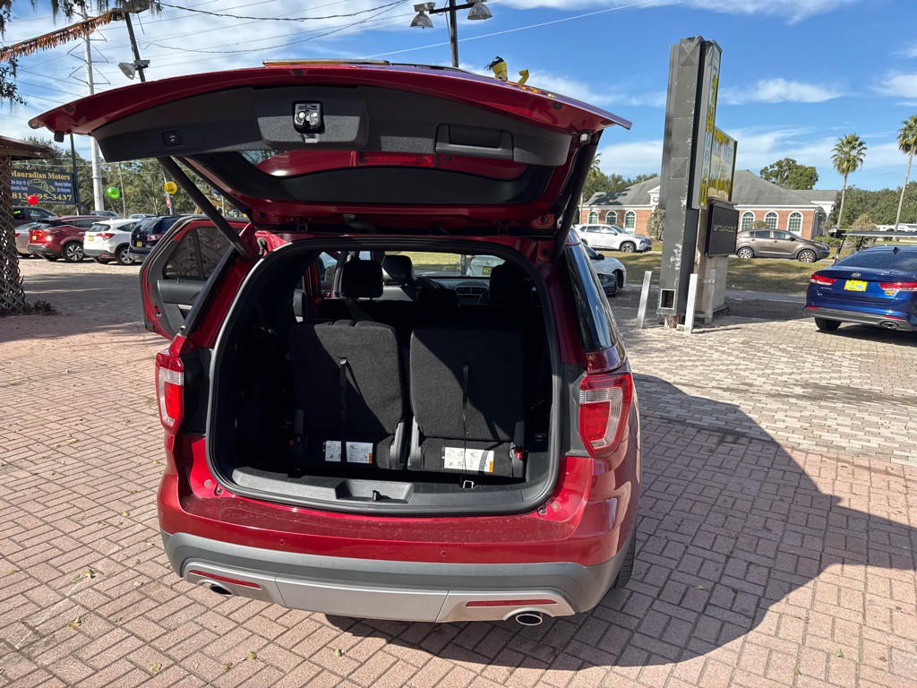 2017 Ford Explorer Image 12