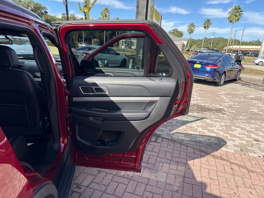 2017 Ford Explorer Image 14