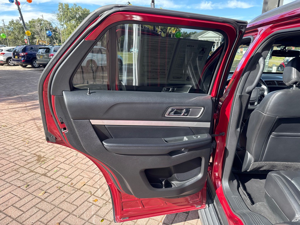 2017 Ford Explorer Image 15