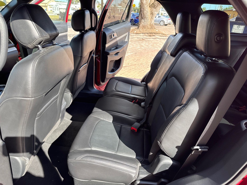 2017 Ford Explorer Image 16