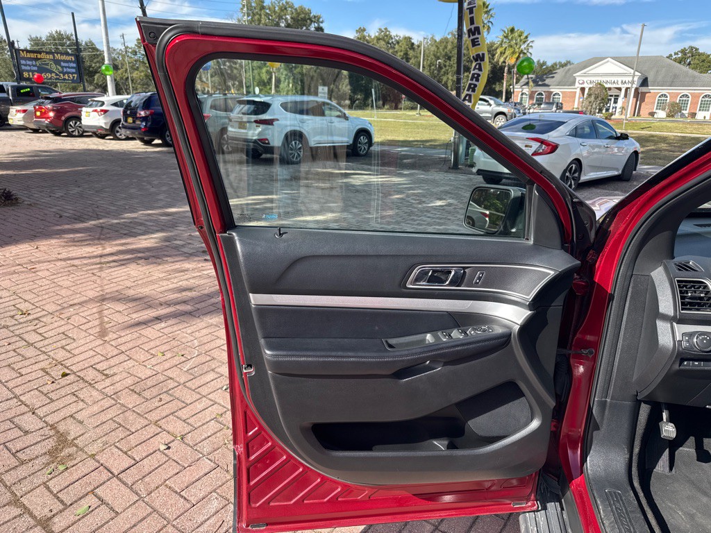 2017 Ford Explorer Image 19