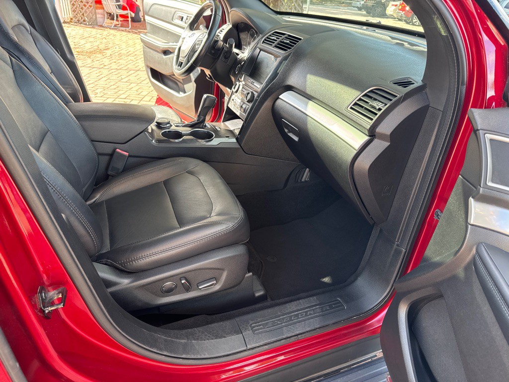 2017 Ford Explorer Image 22