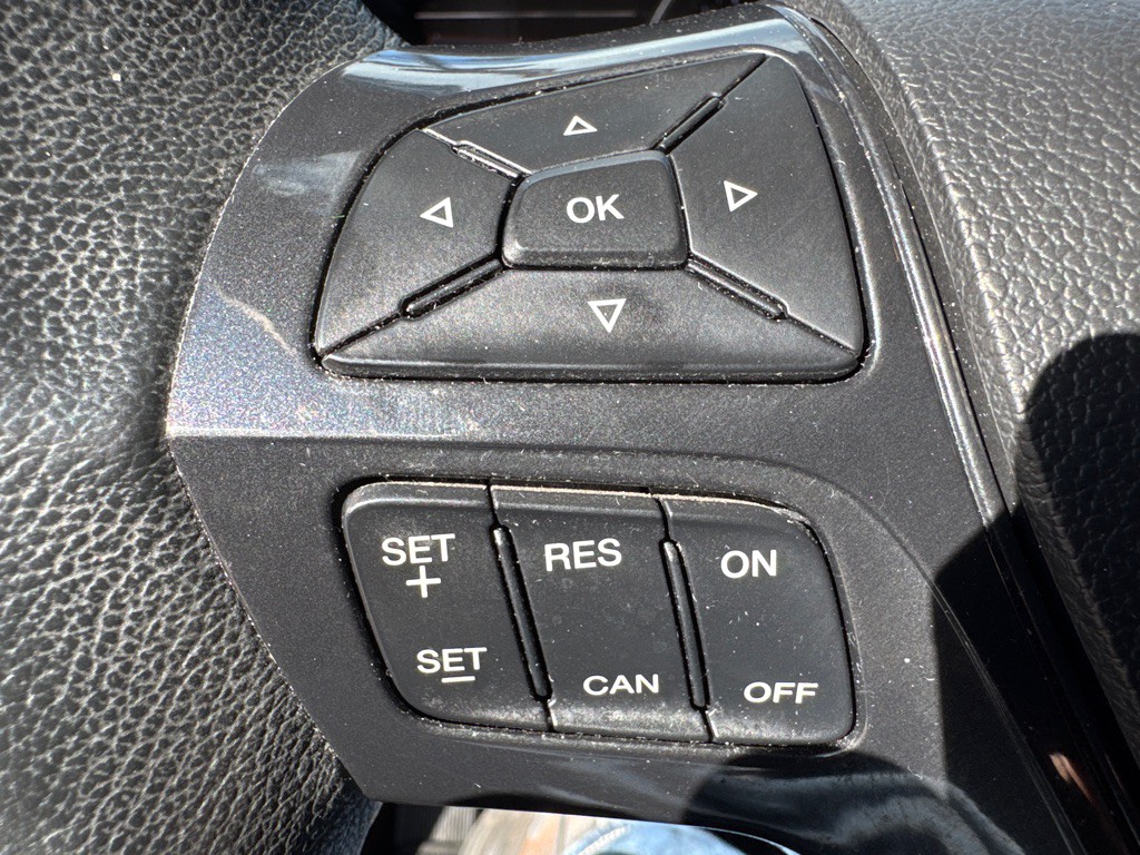 2017 Ford Explorer Image 38