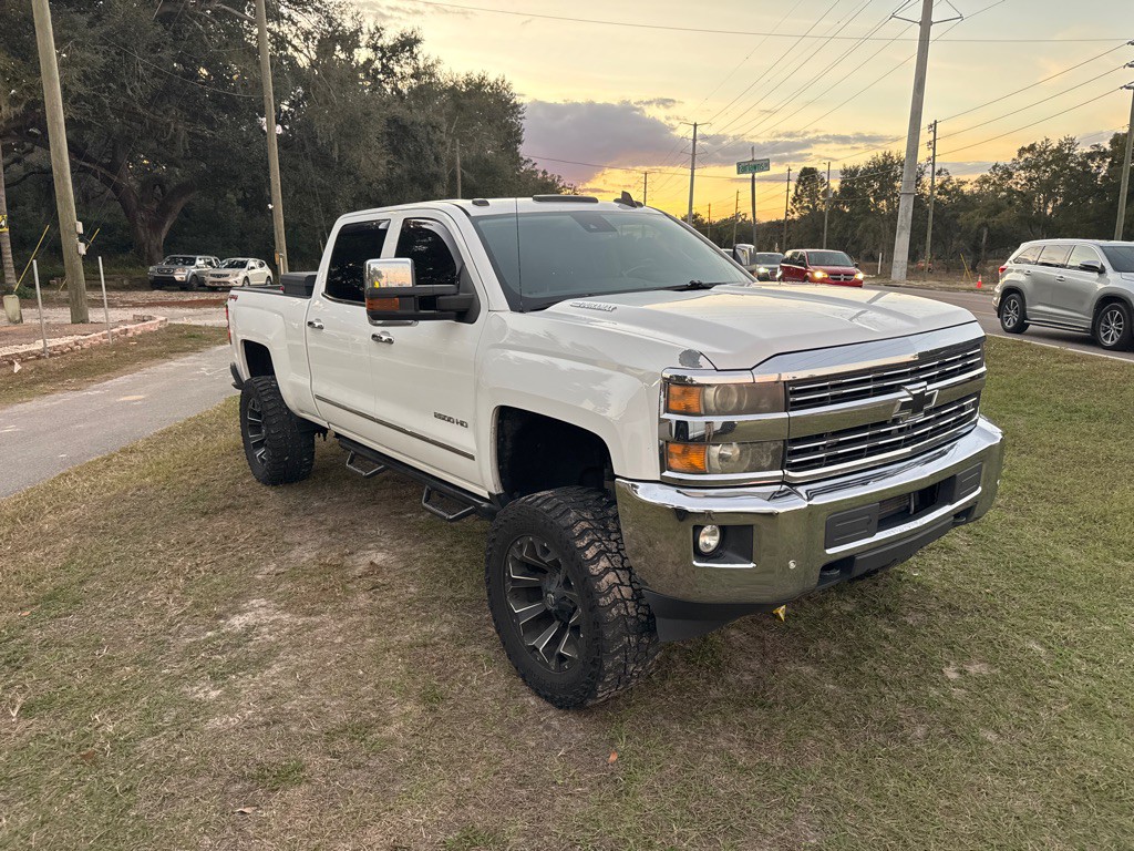 2015 Chevrolet Silverado 1500 Image 1