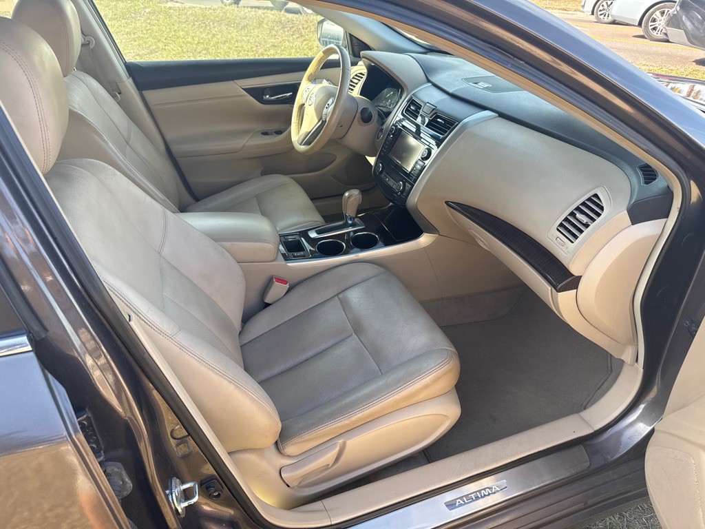 2013 Nissan Altima Image 17