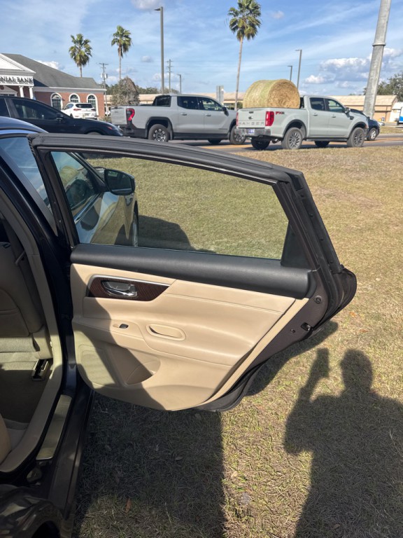 2013 Nissan Altima Image 19