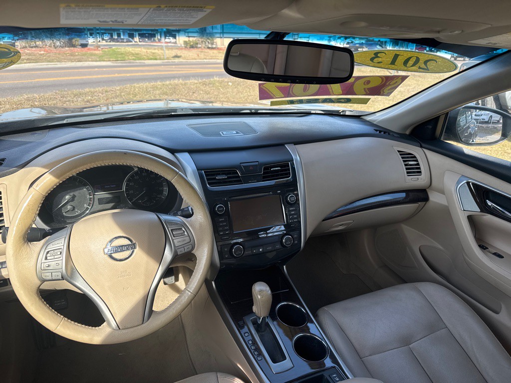 2013 Nissan Altima Image 22
