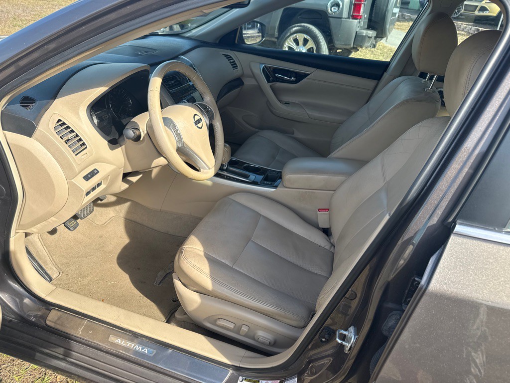 2013 Nissan Altima Image 24