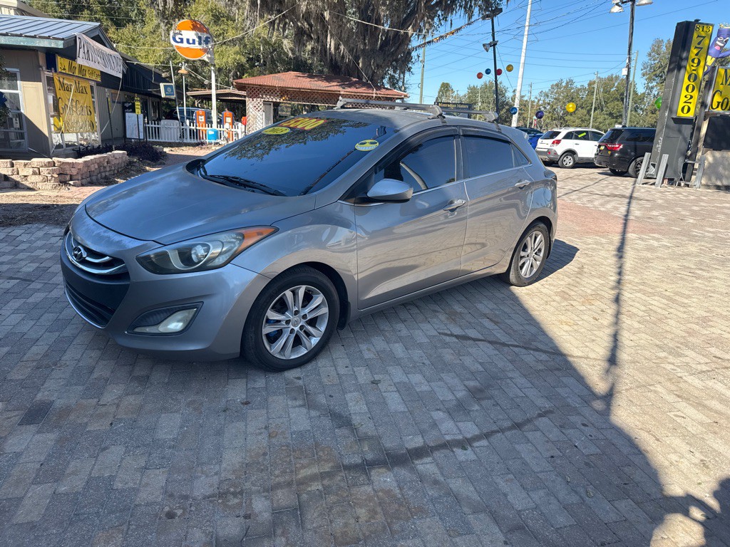 2013 Hyundai Elantra Image 3