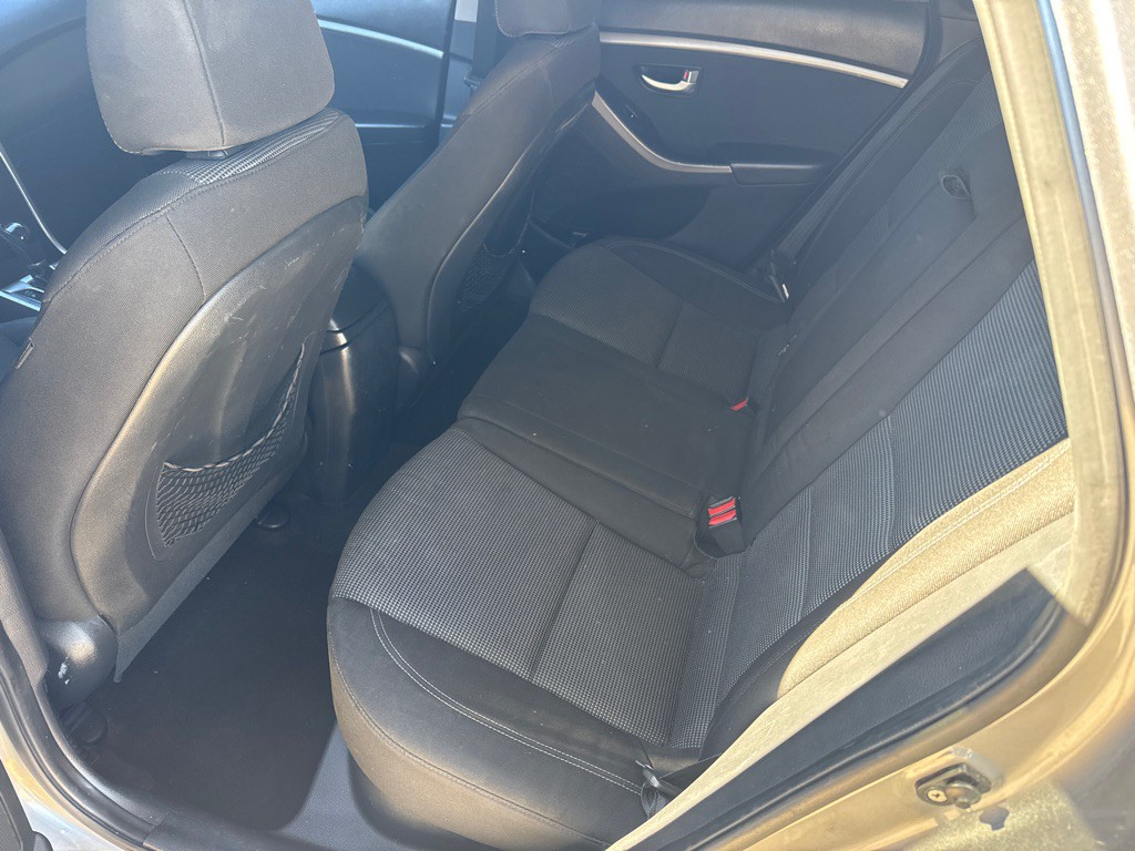 2013 Hyundai Elantra Image 8