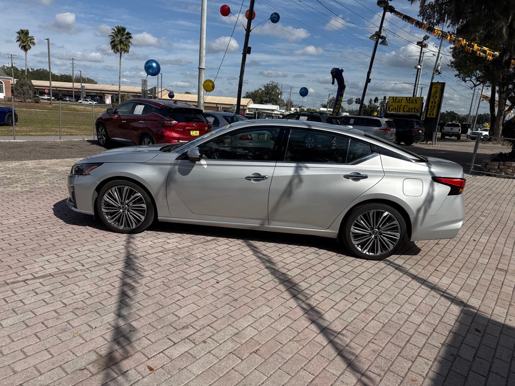 2023 Nissan Altima Image 5