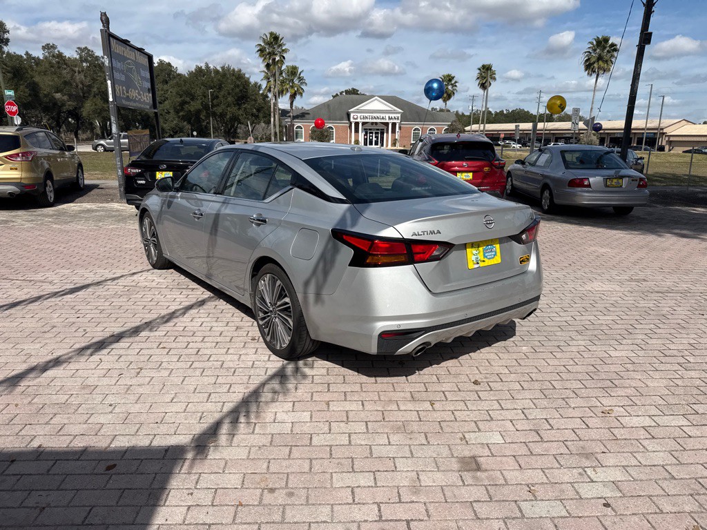 2023 Nissan Altima Image 6