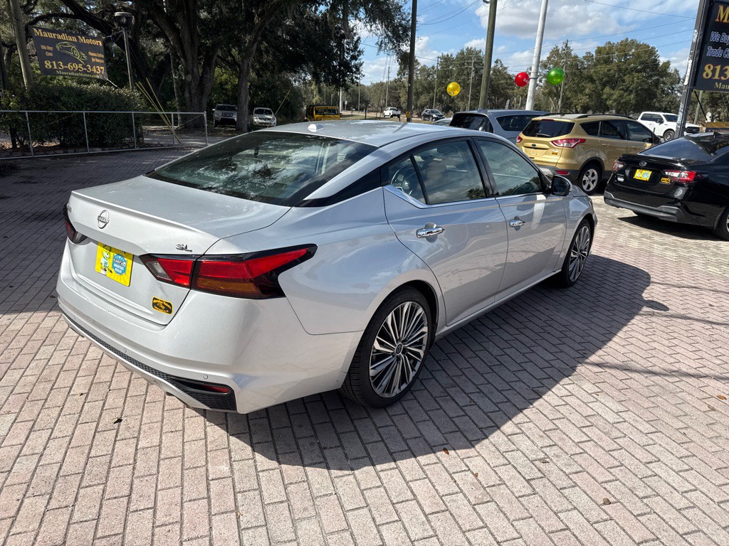 2023 Nissan Altima Image 9