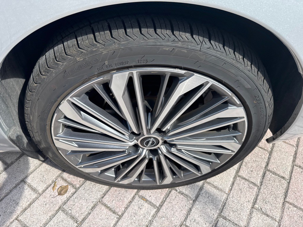 2023 Nissan Altima Image 12