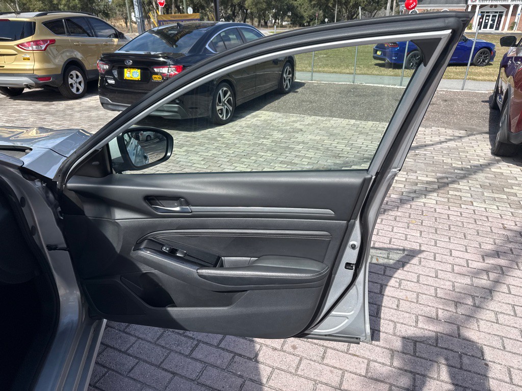 2023 Nissan Altima Image 21