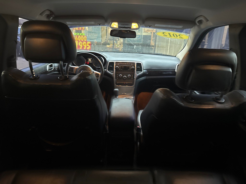 2012 Jeep Grand Cherokee Image 11