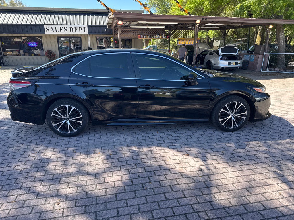 2018 Toyota Camry Image 8