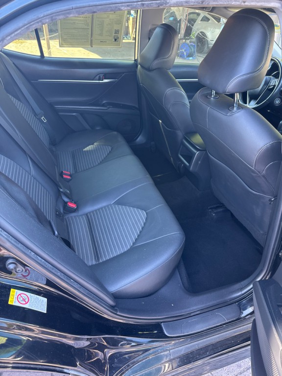 2018 Toyota Camry Image 17