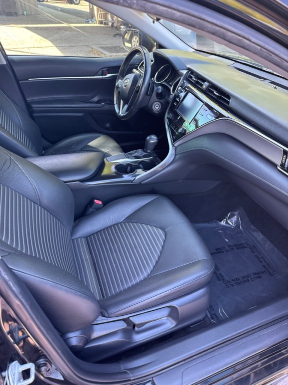 2018 Toyota Camry Image 19
