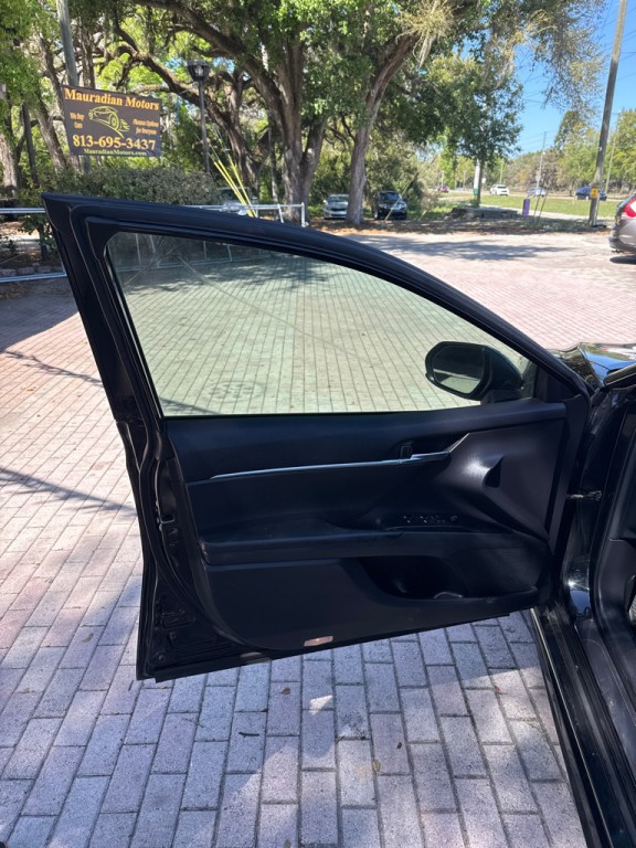 2018 Toyota Camry Image 24