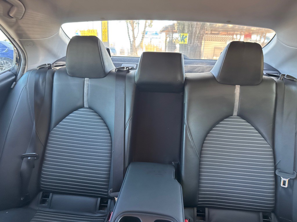 2018 Toyota Camry Image 33