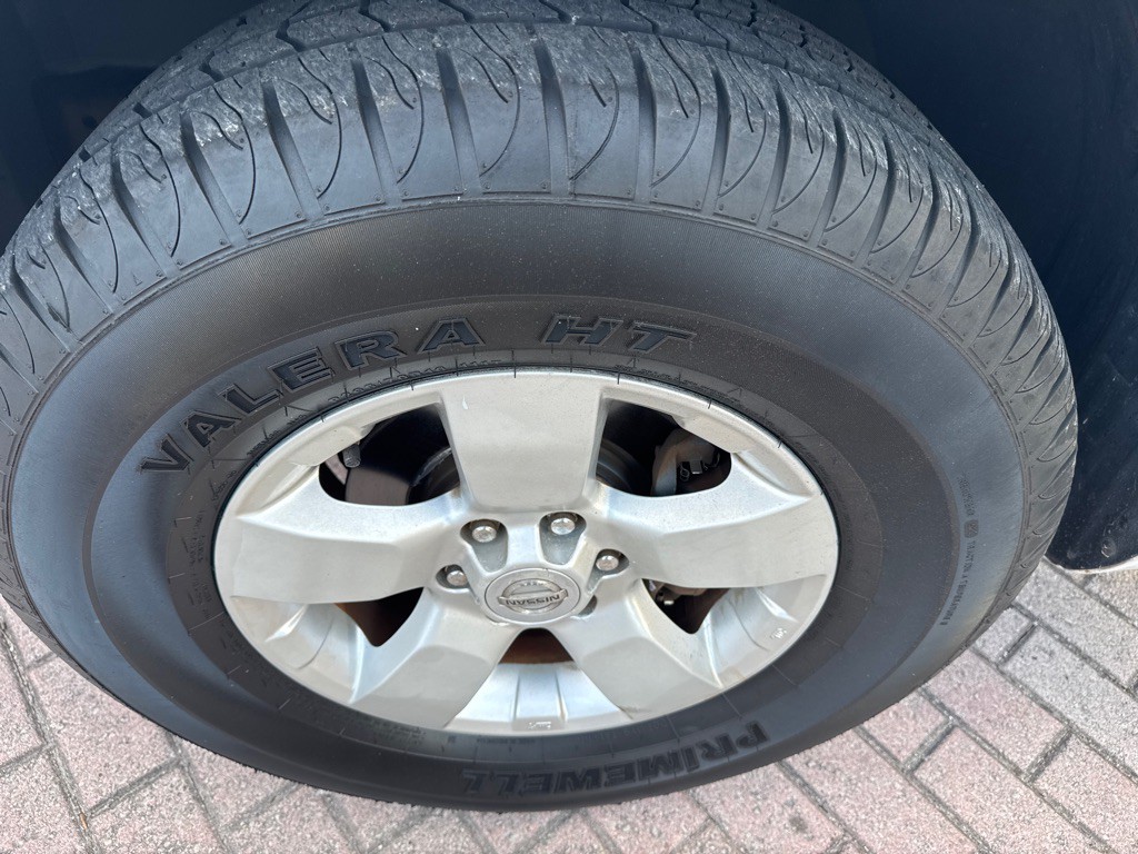 2012 Nissan Frontier Image 11