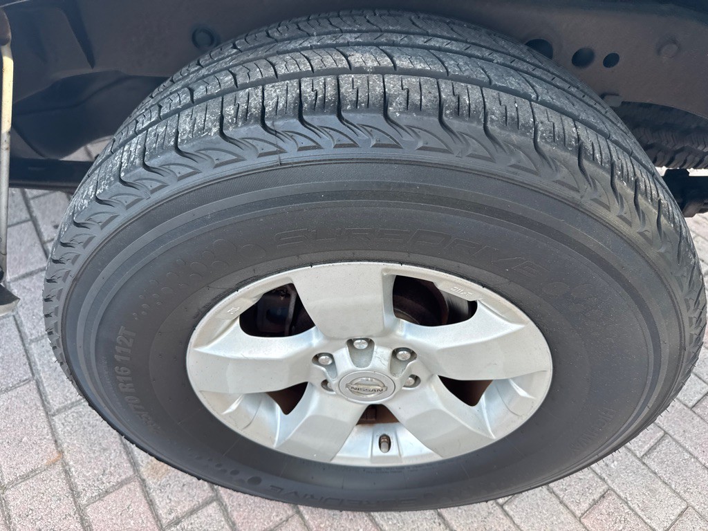 2012 Nissan Frontier Image 12