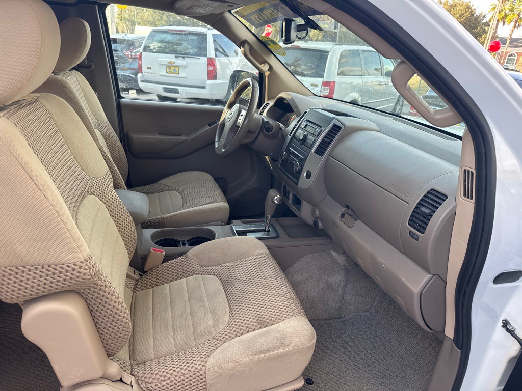 2012 Nissan Frontier Image 15