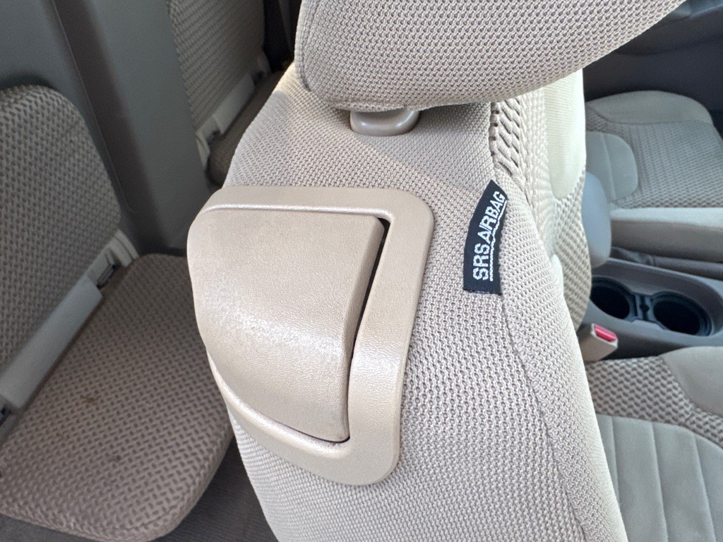 2012 Nissan Frontier Image 18