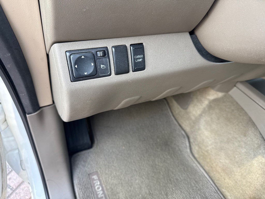 2012 Nissan Frontier Image 28