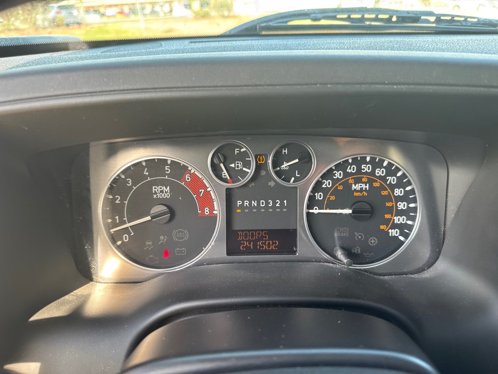 2008 HUMMER H3 Image 29