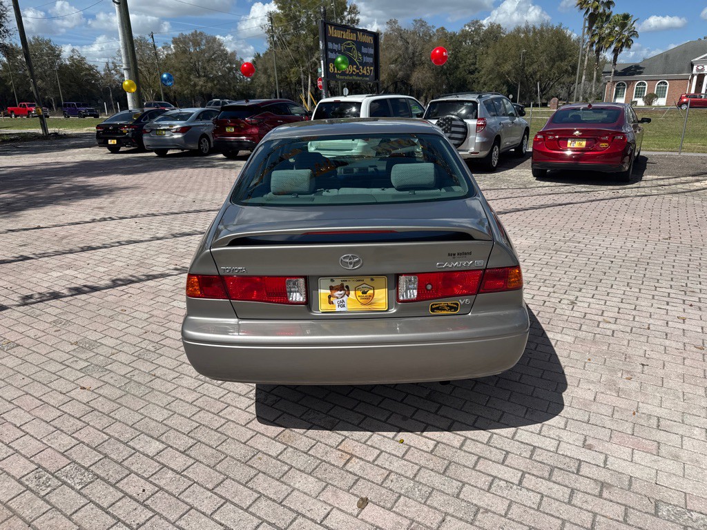 2000 Toyota Camry Image 6