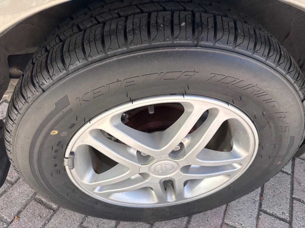 2000 Toyota Camry Image 8