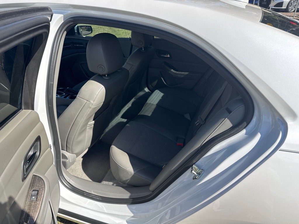 2016 Chevrolet Malibu Image 16