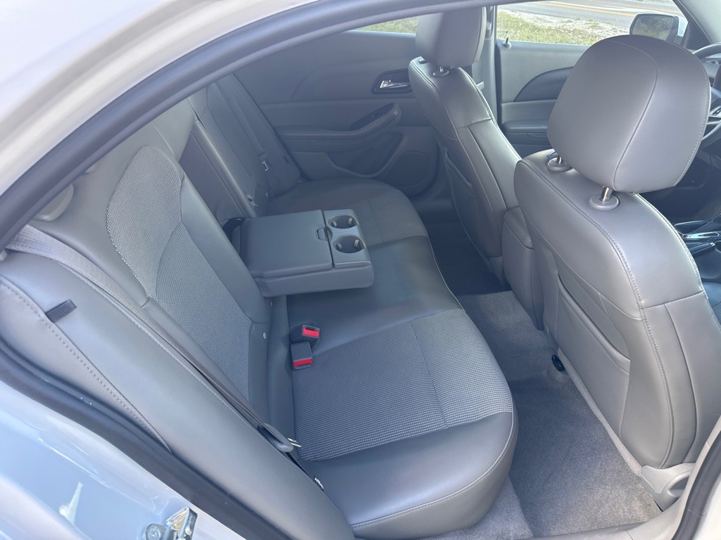 2016 Chevrolet Malibu Image 20