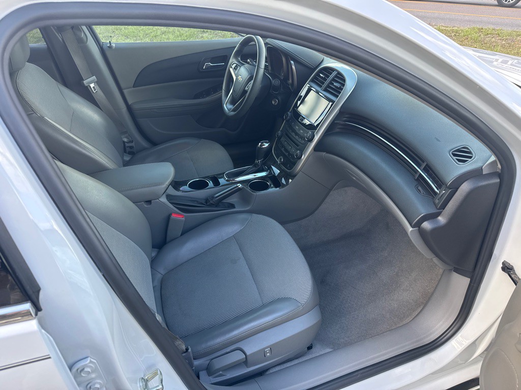 2016 Chevrolet Malibu Image 21