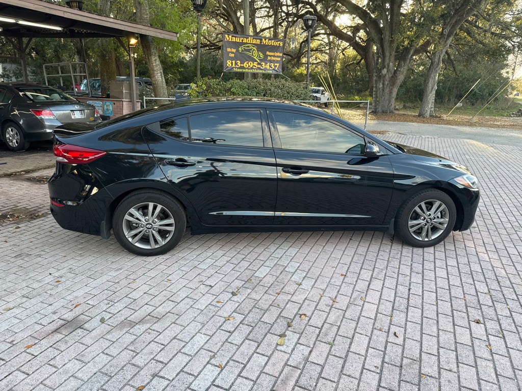 2018 Hyundai Elantra Image 8