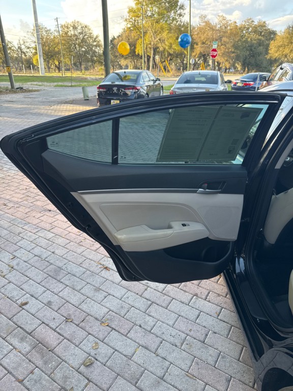 2018 Hyundai Elantra Image 13