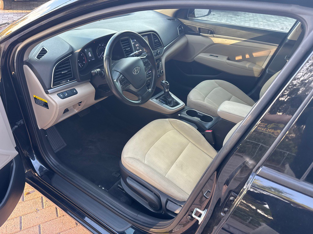 2018 Hyundai Elantra Image 22