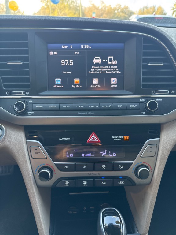 2018 Hyundai Elantra Image 32