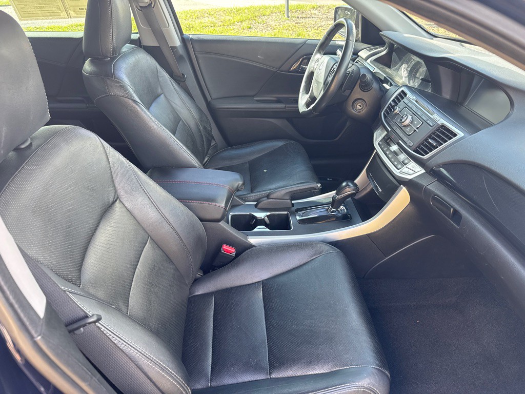 2013 Honda Accord Image 18