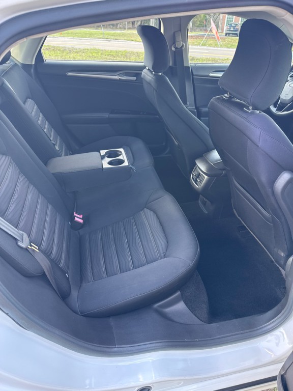 2016 Ford Fusion Image 14