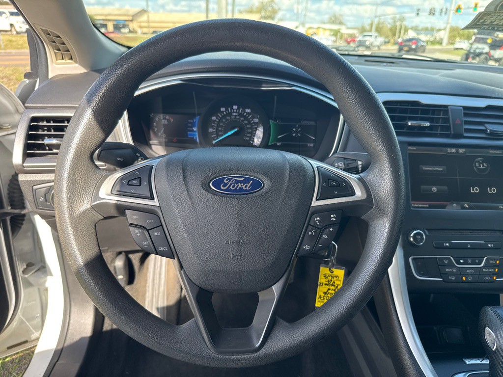 2016 Ford Fusion Image 30