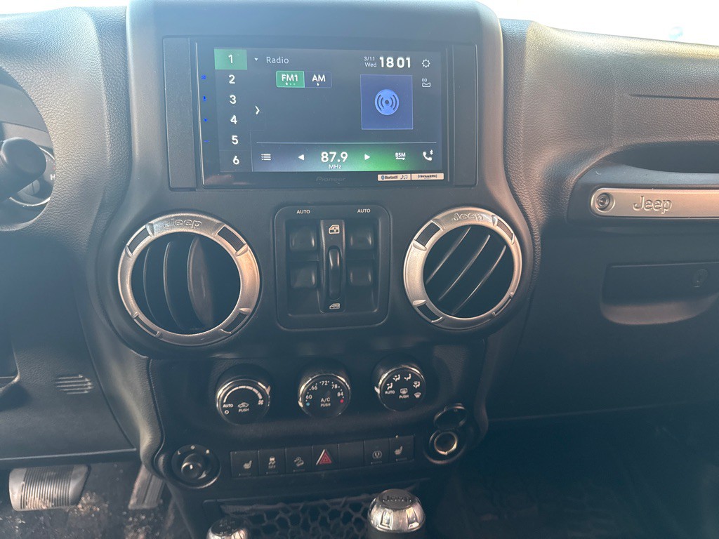 2015 Jeep Wrangler Unlimited Image 21